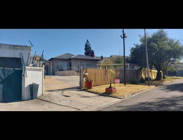 3 BEDROOM HOUSE FOR SALE IN DAWNVIEW